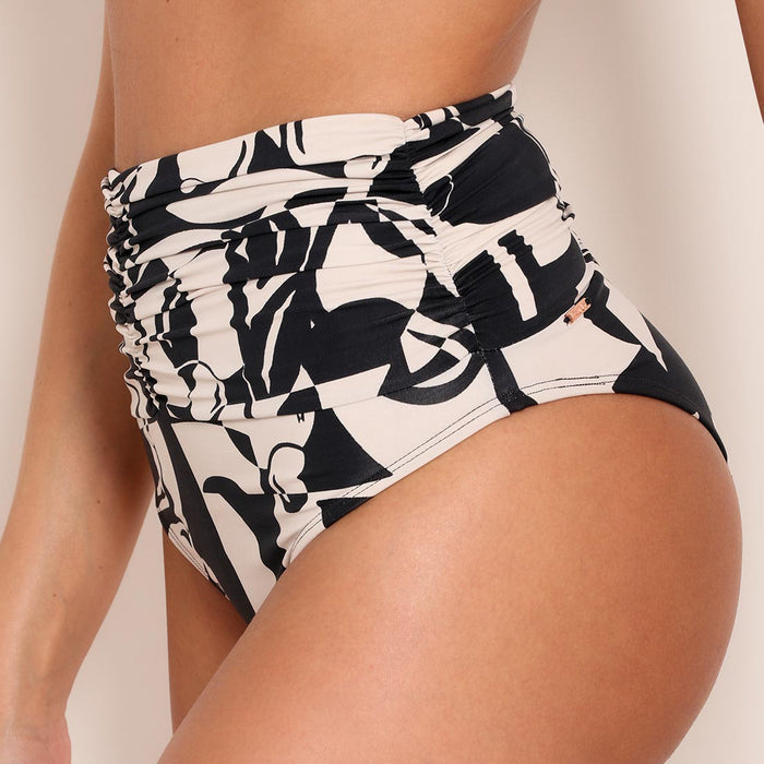 Bikini Bottom Hot Pants with Ruching at the Waist Cajuart