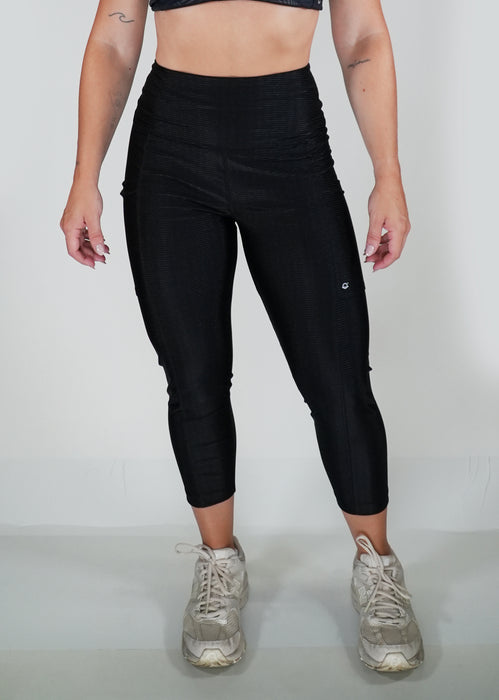 Capri Pants with Cutouts and Side Pockets New Ikat Black